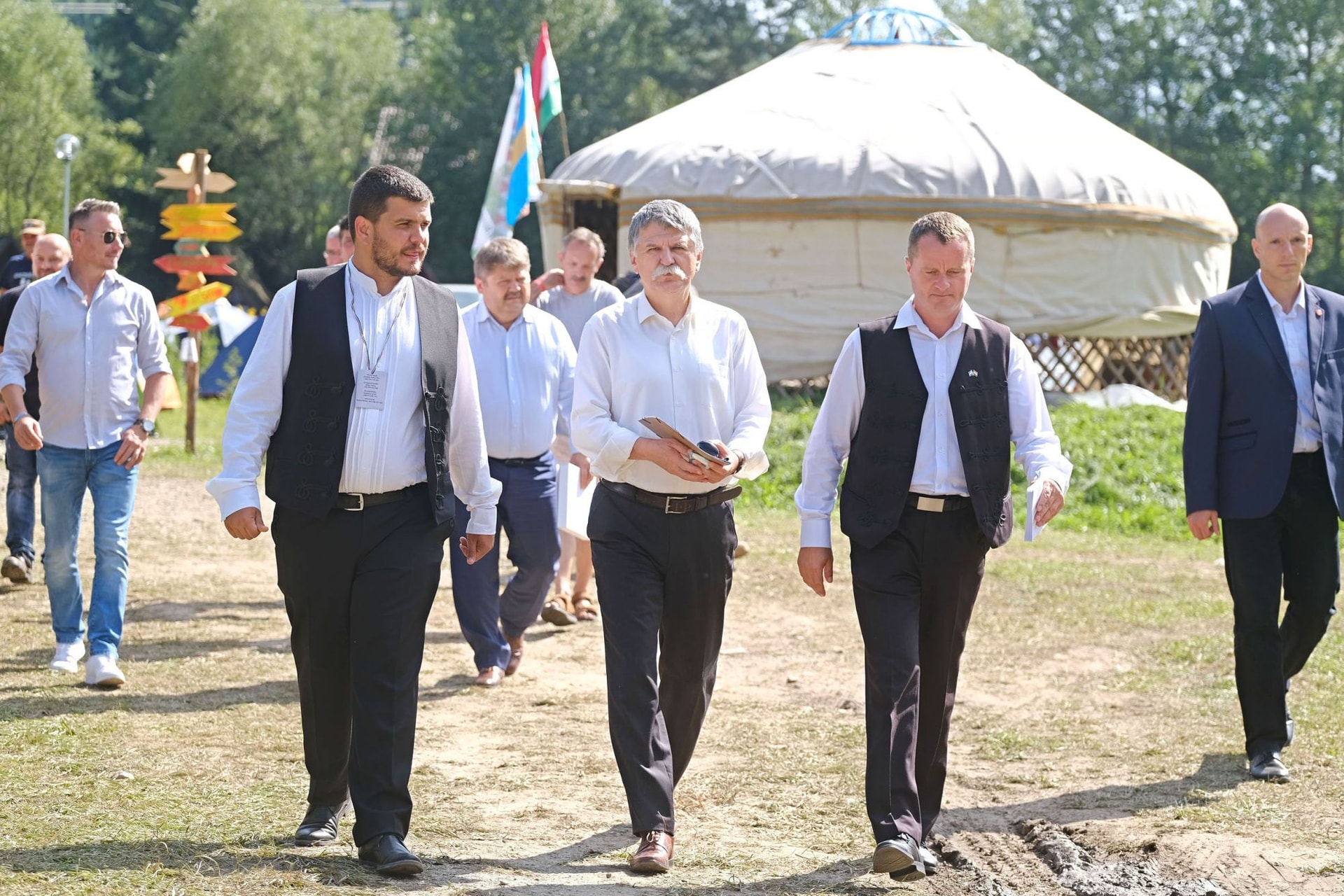 Mentalitásváltás is kell a házelnök szerint