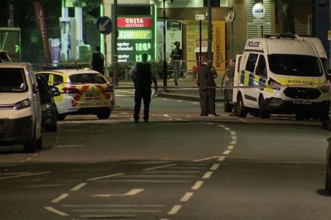 Machetével támadt rendőrre egy férfi Londonban