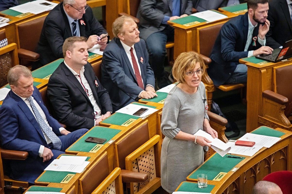 Az ellenzék célja a koronavírus elleni törvényjavaslat gyors elfogadásának akadályozása