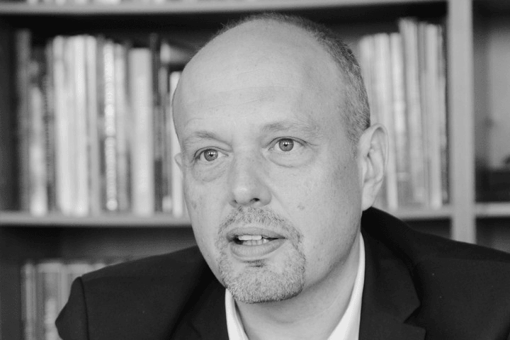 A Momentum rákosmenti köpönyegforgatása