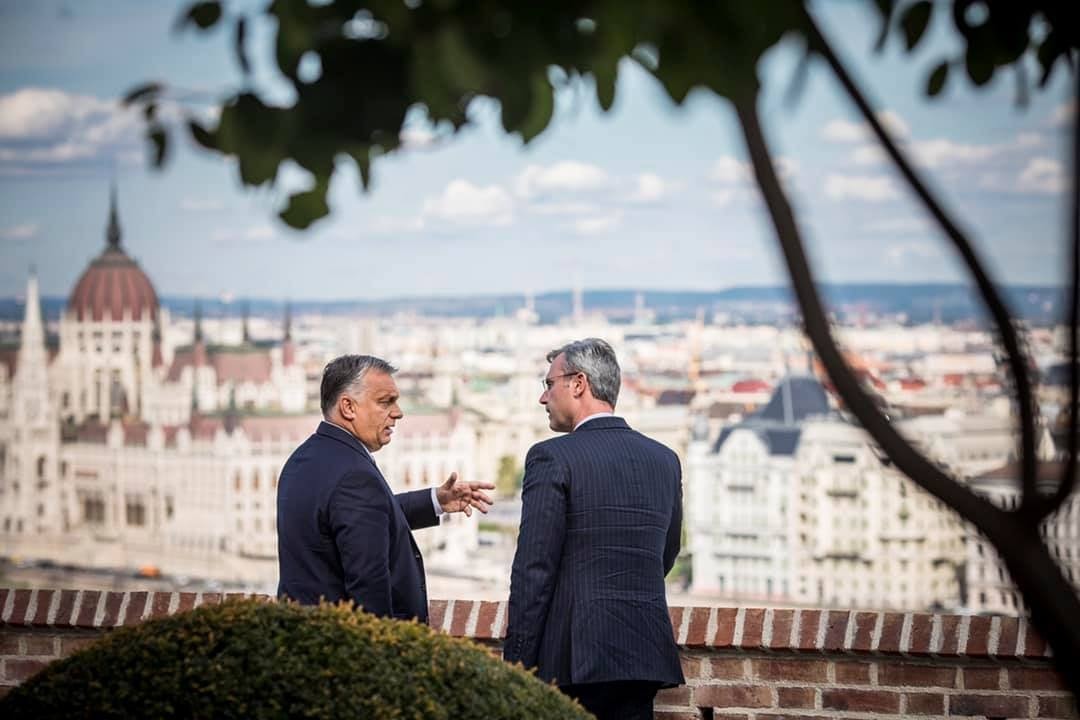 Orbán Viktor reméli, erős, a politikai iszlámra nemet mondó kormánya lesz Ausztriának