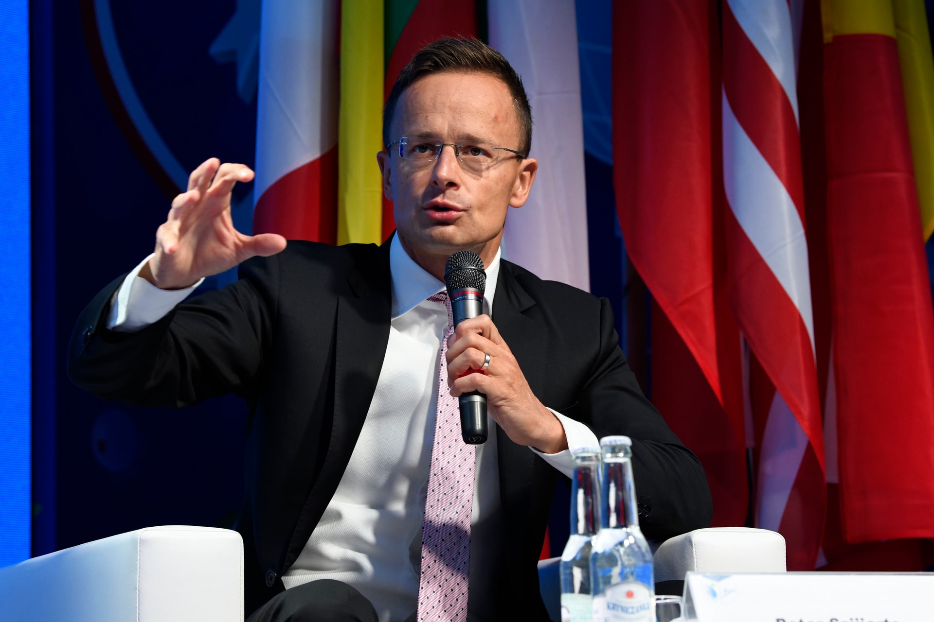 Szijjártó: Veszélyes a dél-olaszországi kikötők megnyitása