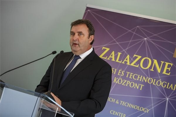 Palkovics: Magyarország meghatározóvá válik a járműipari fejlesztések területén