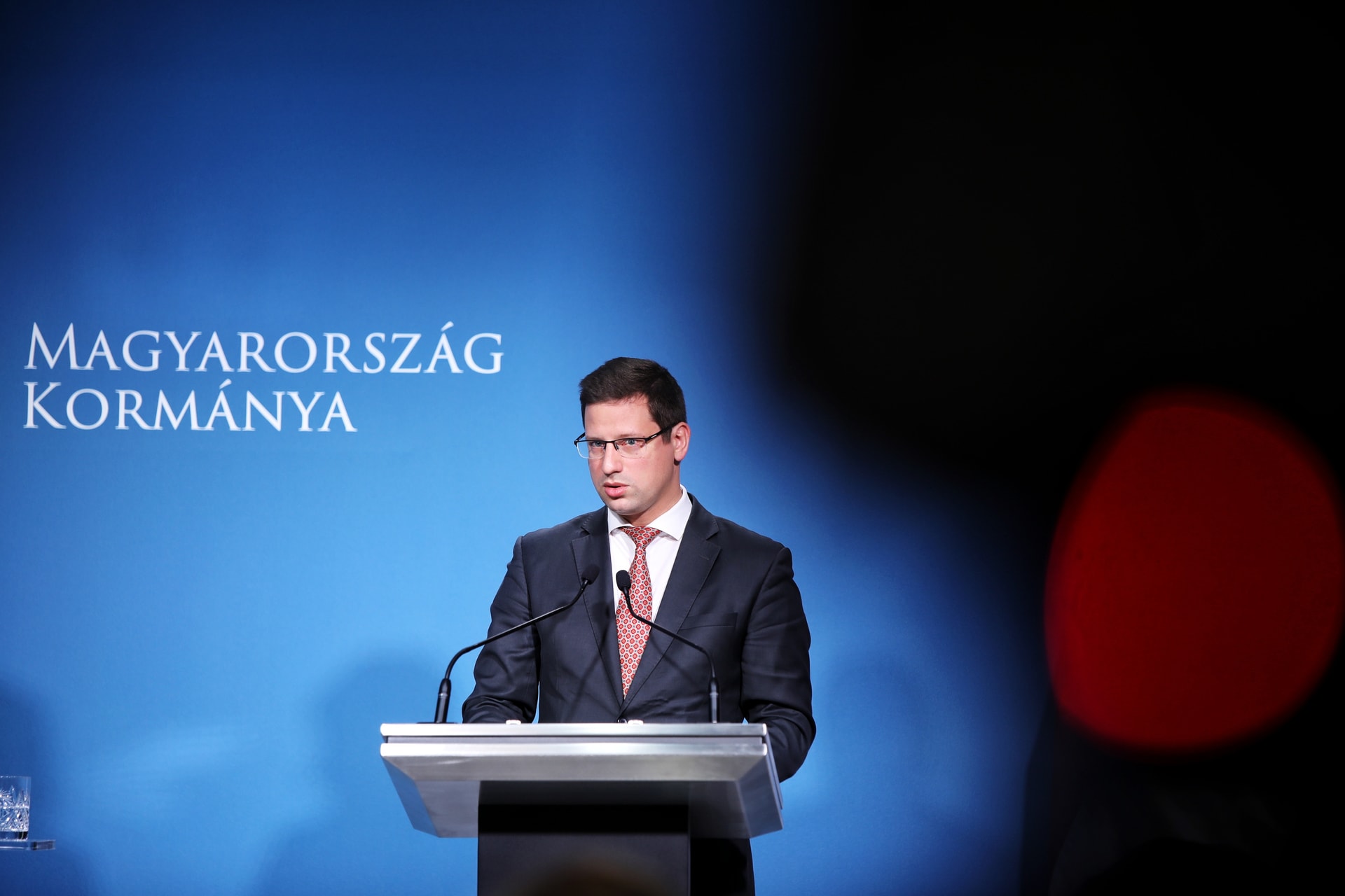 Gulyás: Elkötelezettek vagyunk a budapesti beruházások mellett