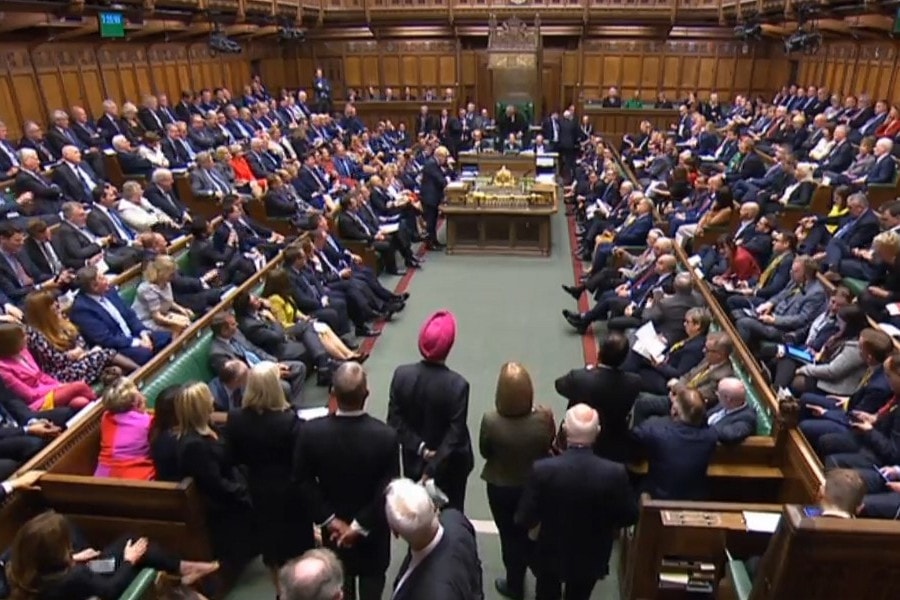 Ma szavaz a londoni parlament az új Brexit-megállapodásról