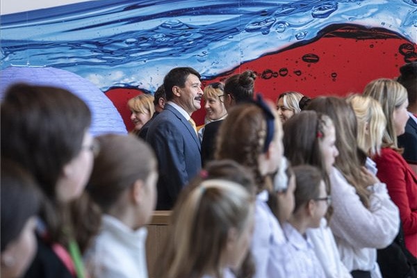 Áder János: A fiatalok szeretnének tiszta környezetben élni