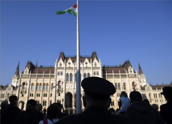 Fidesz: A magyar egy szabadságszerető nép