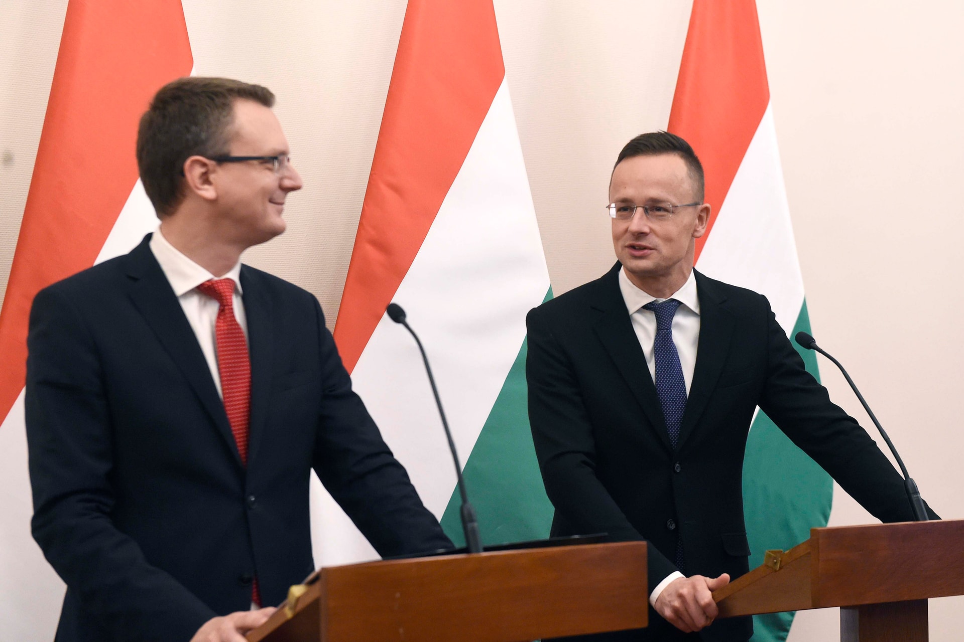 Szijjártó: Legyen nemzetközi emléknapja a kommunista diktatúrák áldozatainak