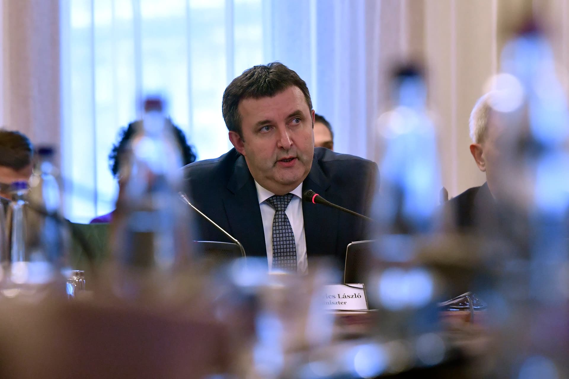 Kilenc éve folyamatosan csökken a vállalkozások adóterhe