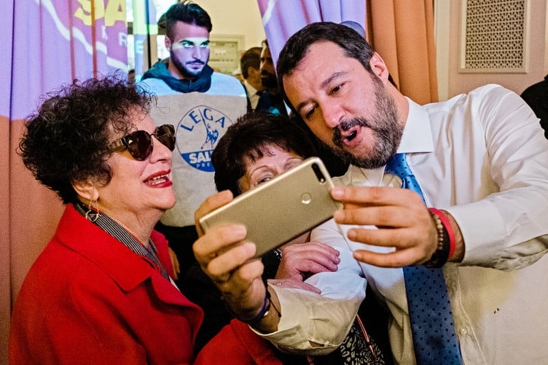 Felmentették Salvinit az NGO-k ügyében