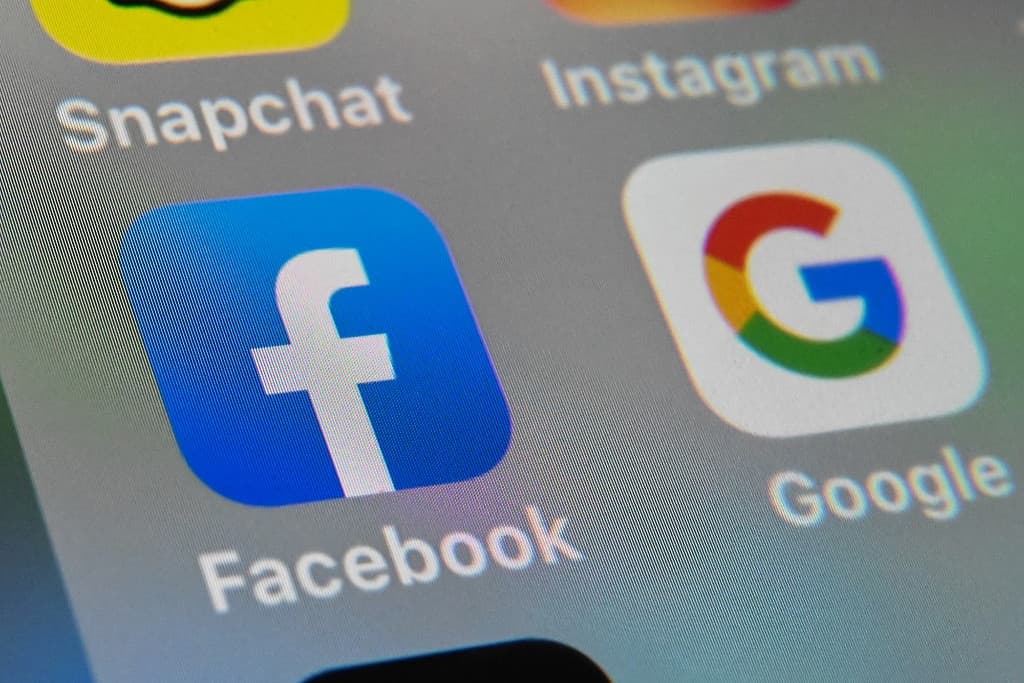 A Facebook megfigyeli vásárlásainkat