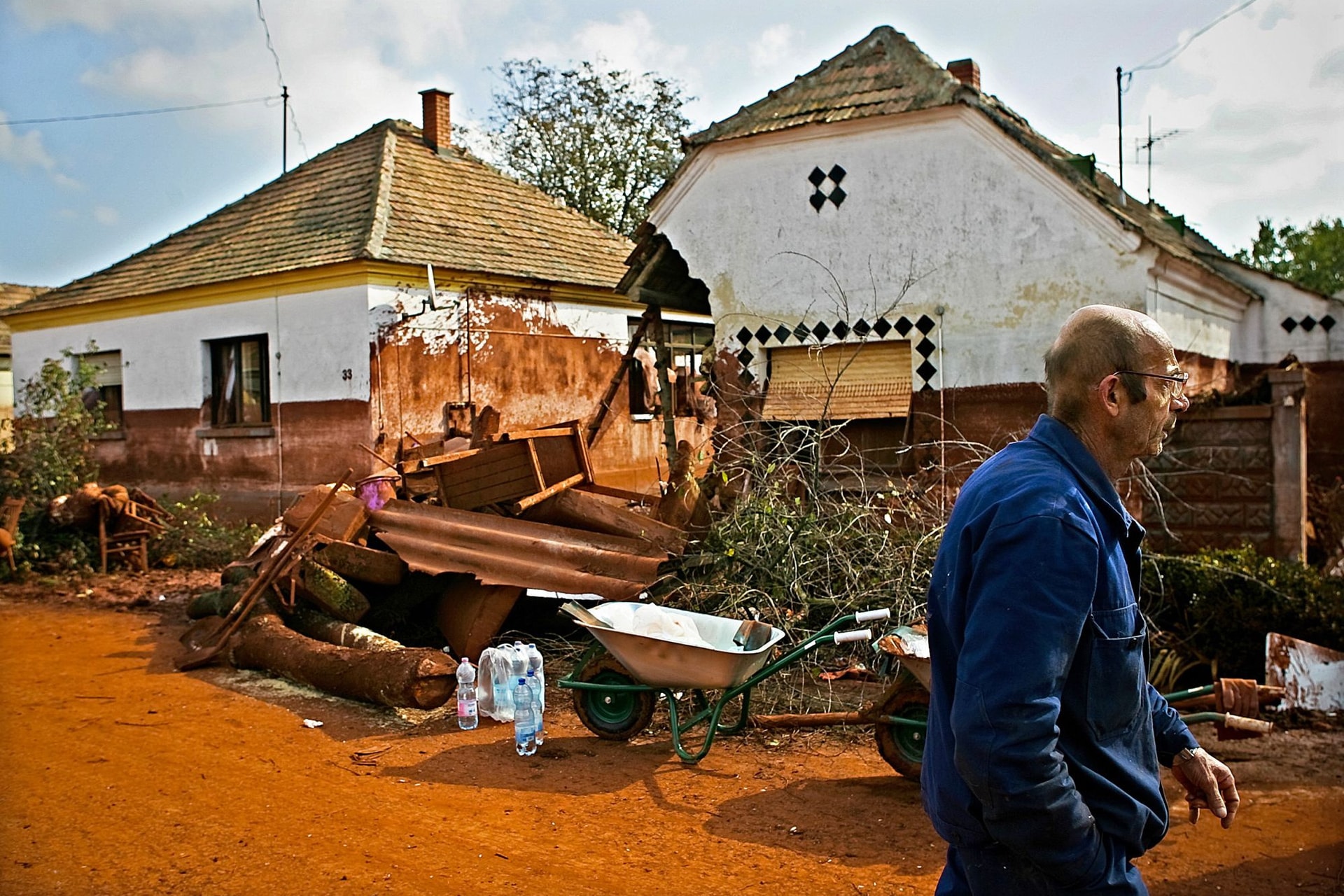 Még mindig nincs vége a vörösiszappernek