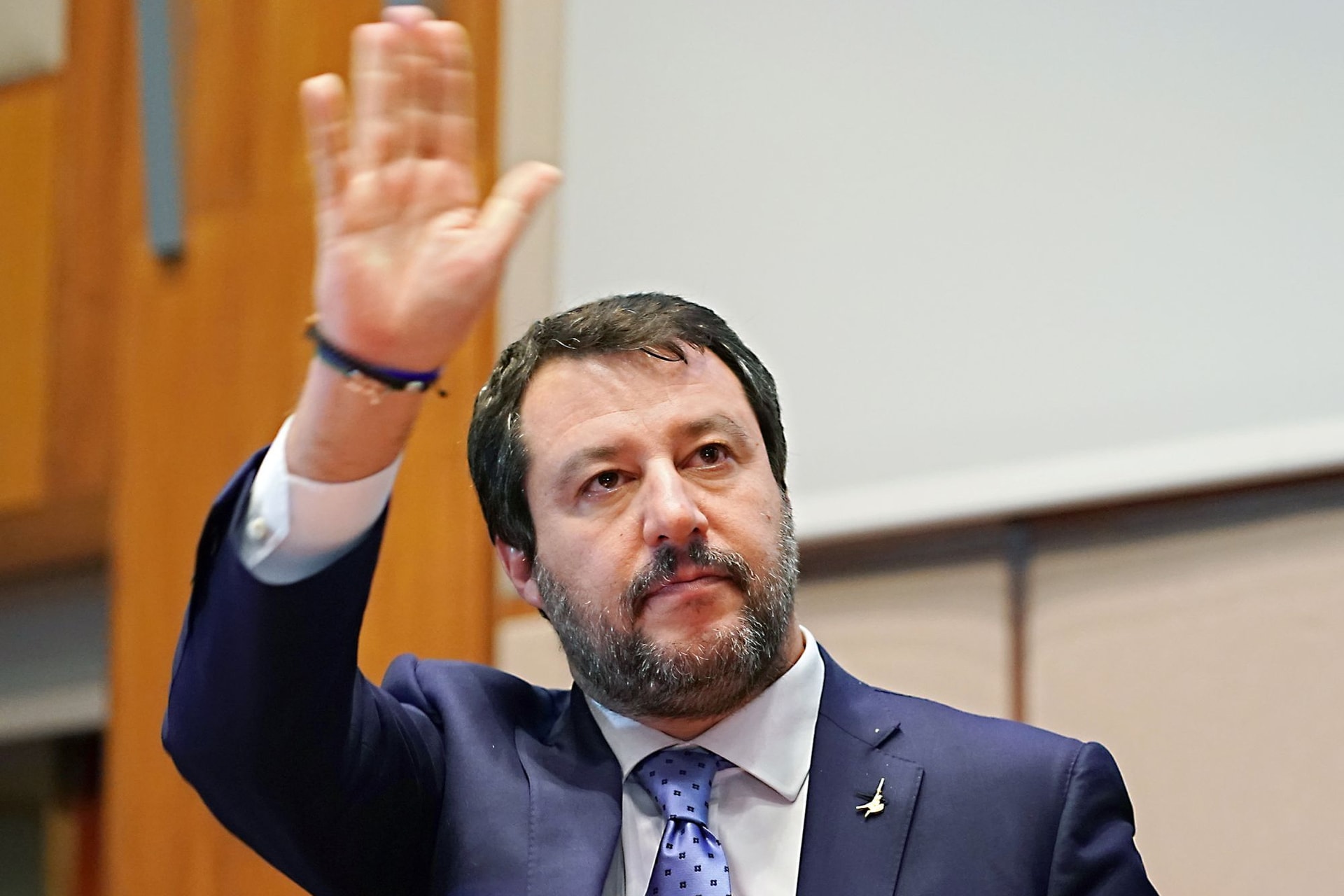 Salvinihez menekülnek az ötcsillagosok