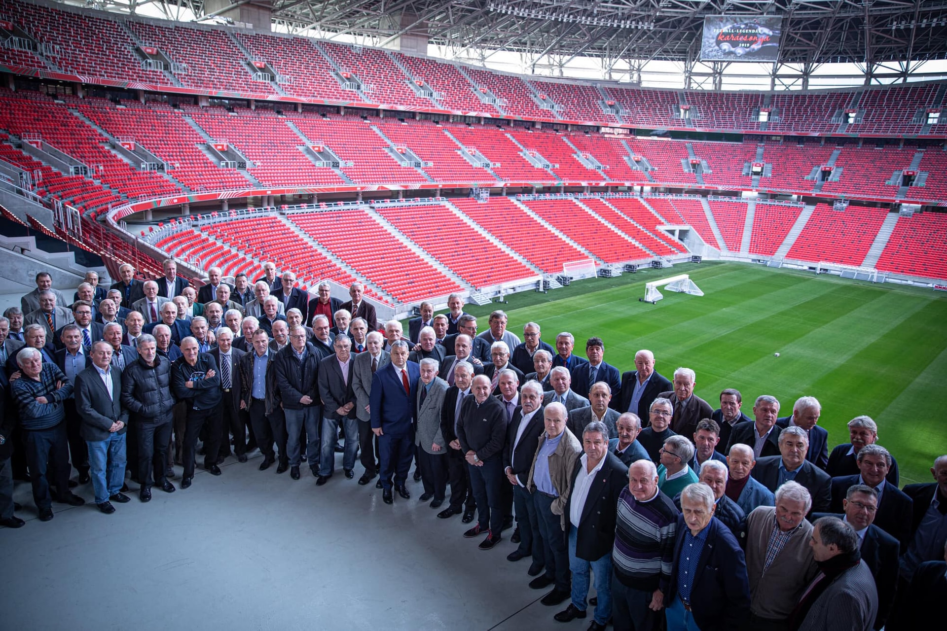 Legendás futballistákkal találkozott Orbán Viktor