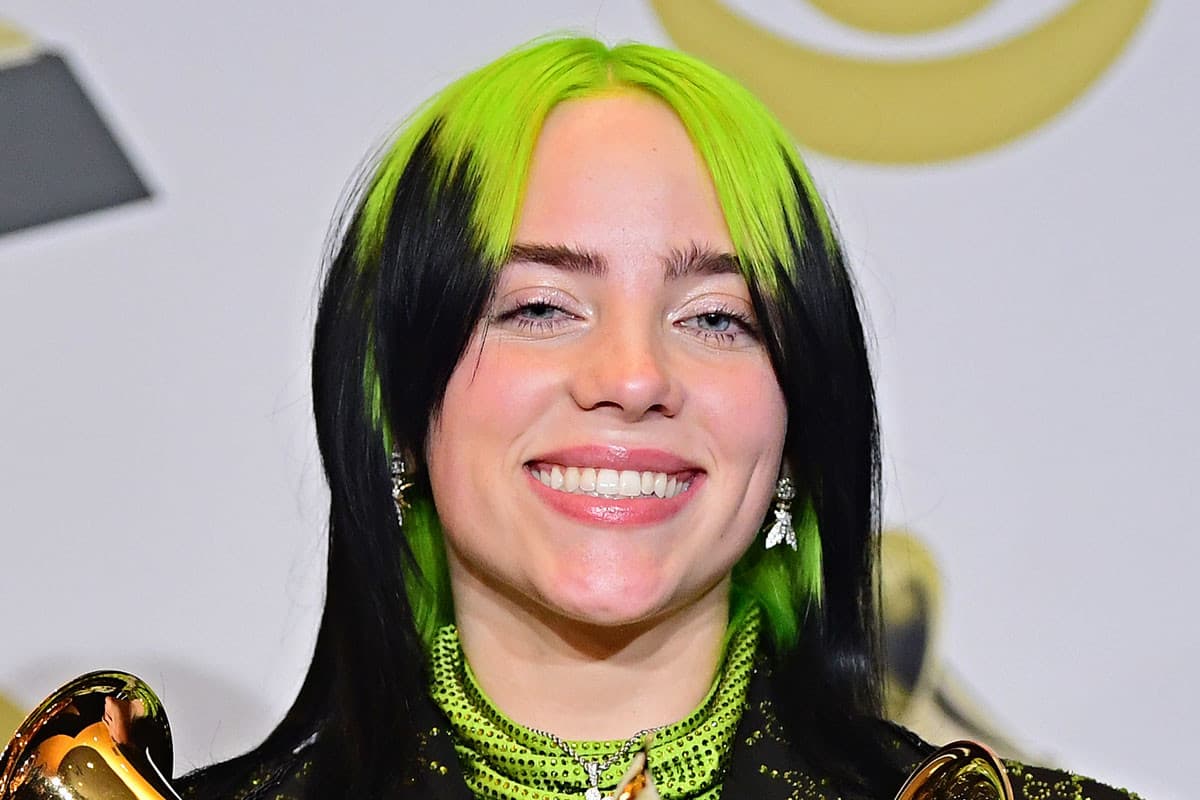 Billie Eilish elárulta, vonzódik a nőkhöz, saját magát pedig sosem érezte nőiesnek