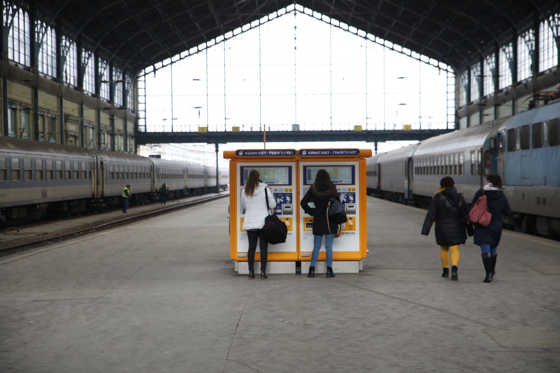 Összesen 375 új jegykiadó automatát üzemel be a MÁV 2020-ban