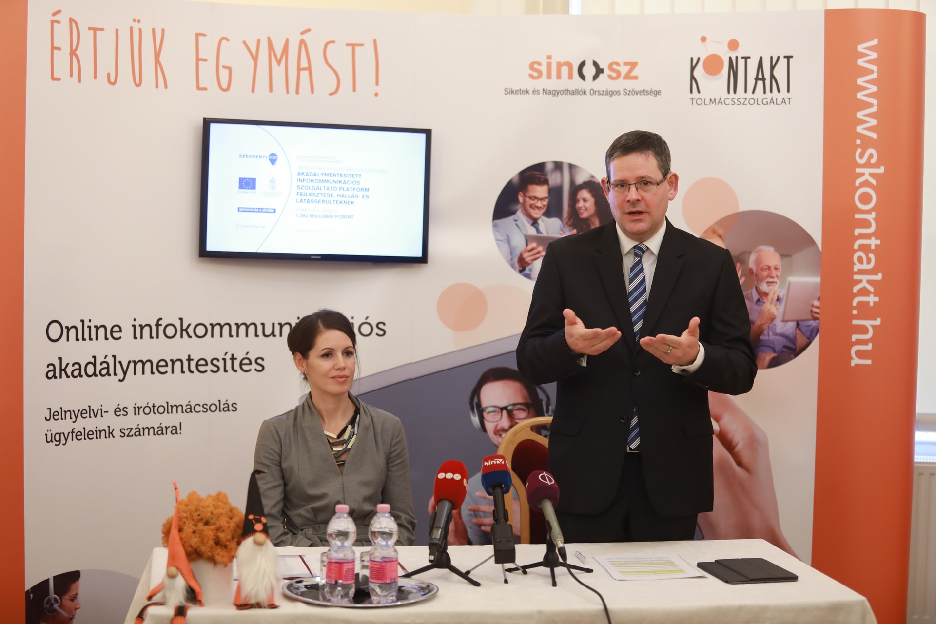 Minden okmányirodában, kormányablakban lesz jelnyelvi szolgáltatás