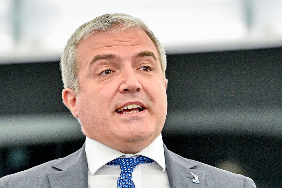 „A kormányt csak a hatalom tartja össze”