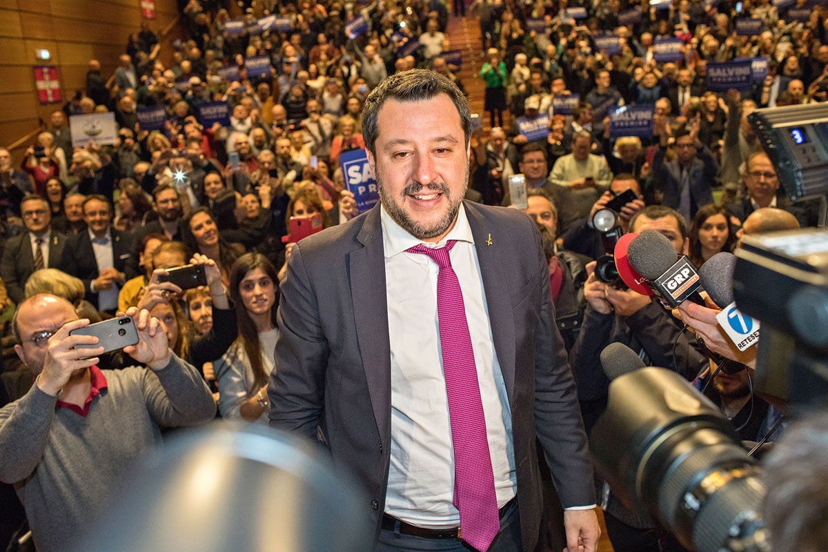 Kormányváltást sürgetett Renzi és Salvini
