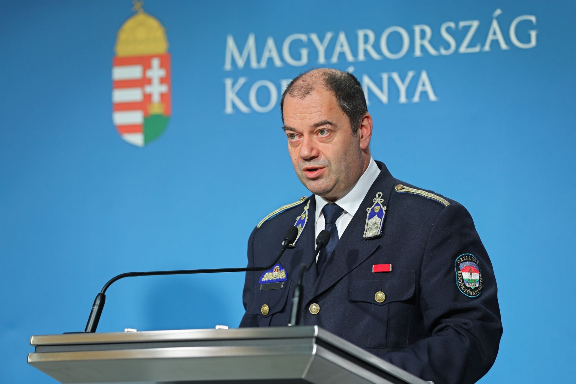 Közel 100 helyszínre szállítanak védőfelszerelést