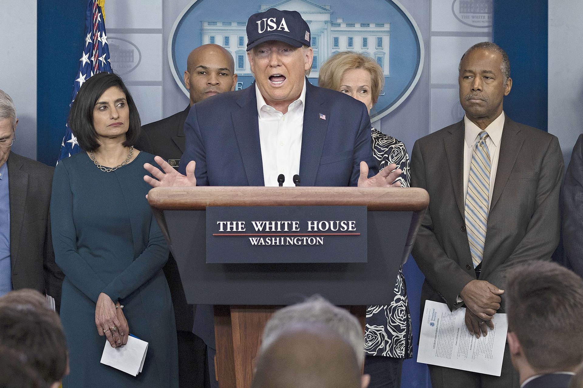 Sorsdöntő lesz Trumpnak, hogyan kezeli a válságot