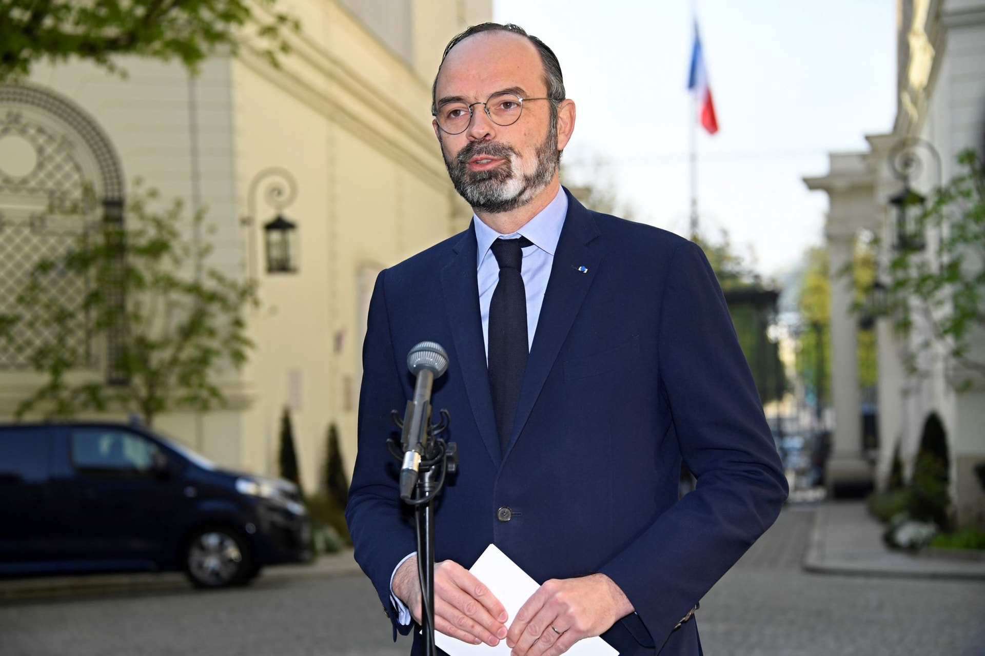 Lemondott a francia kormány
