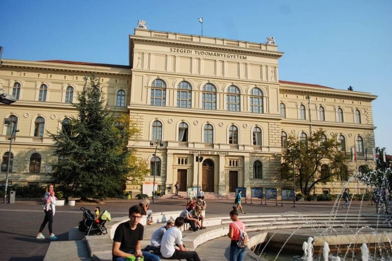 A Szegedi Tudományegyetem 840 millió forint értékben kapott eszközöket