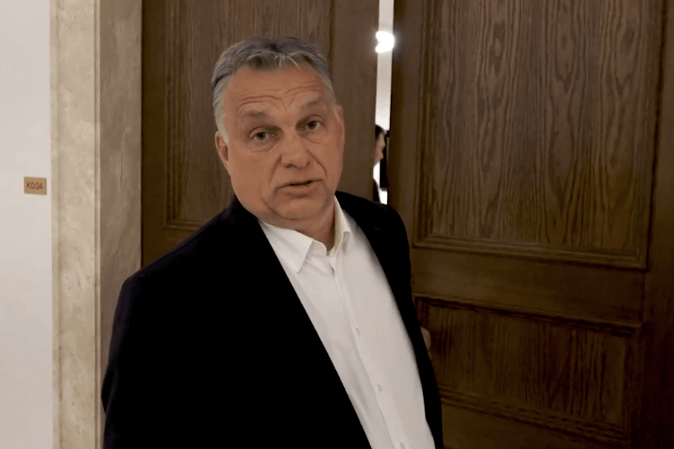 Orbán Viktor olyan gyógyszereket keres, melyek enyhíthetik a vírus tüneteit