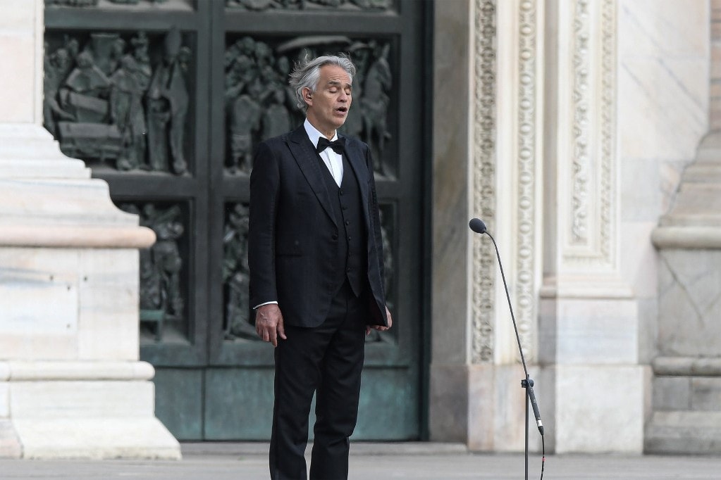 Az üres milánói dómban adott húsvéti koncertet Andrea Bocelli