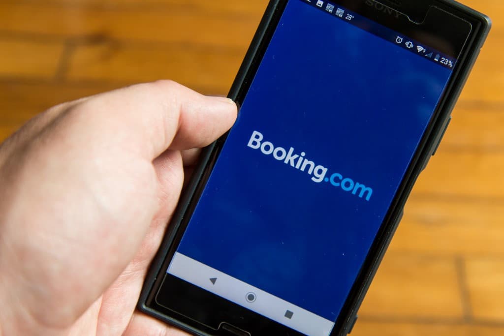 Nagy Márton a jogszabályok betartását és a Szép-kártya elfogadását kérte a Bookingtól