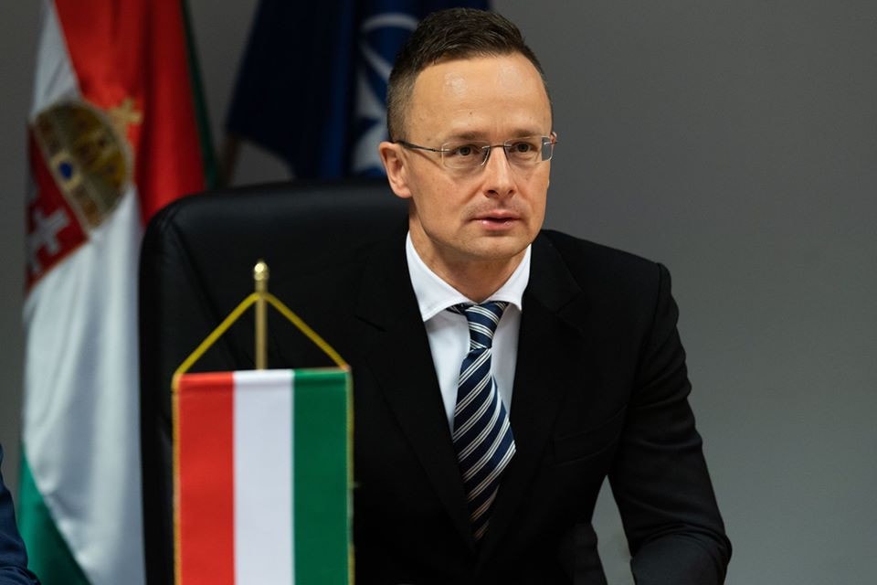 Szijjártó: Tegyük lehetővé az ingázók utazását
