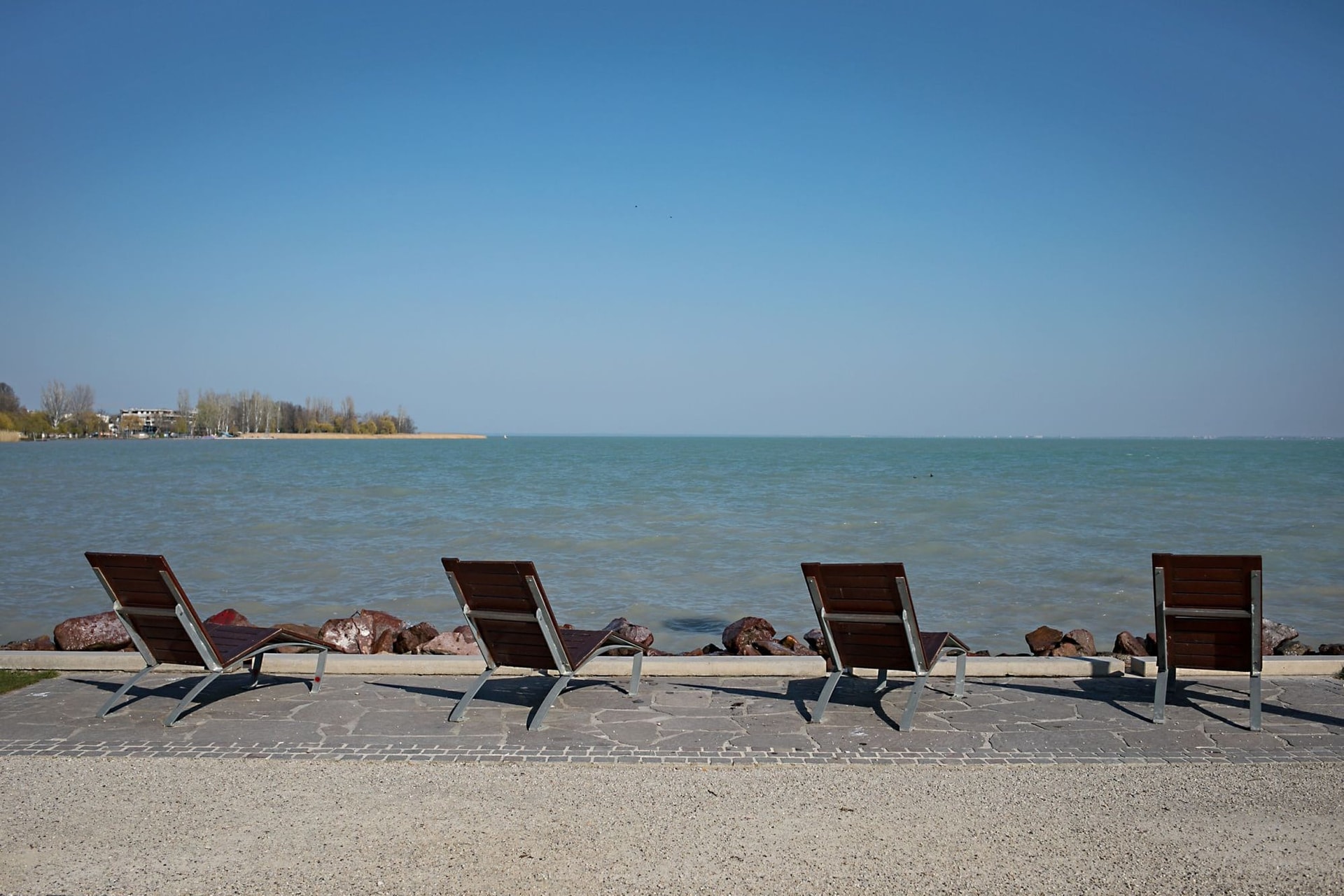 Egyre kényelmesebben és gyorsabban érhető el vonaton a Balaton