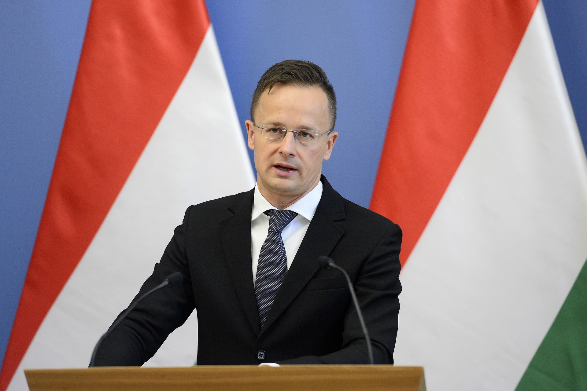Hétszáz lélegeztetőgép érkezett két nap alatt Magyarországra