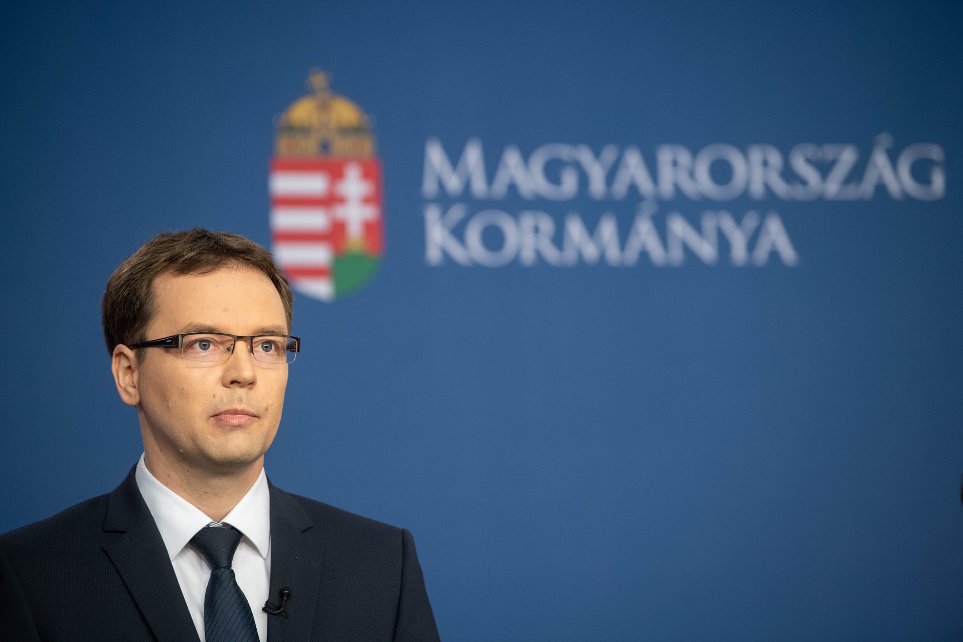 Júliustól 15,5 százalékra csökken a szociális hozzájárulási adó