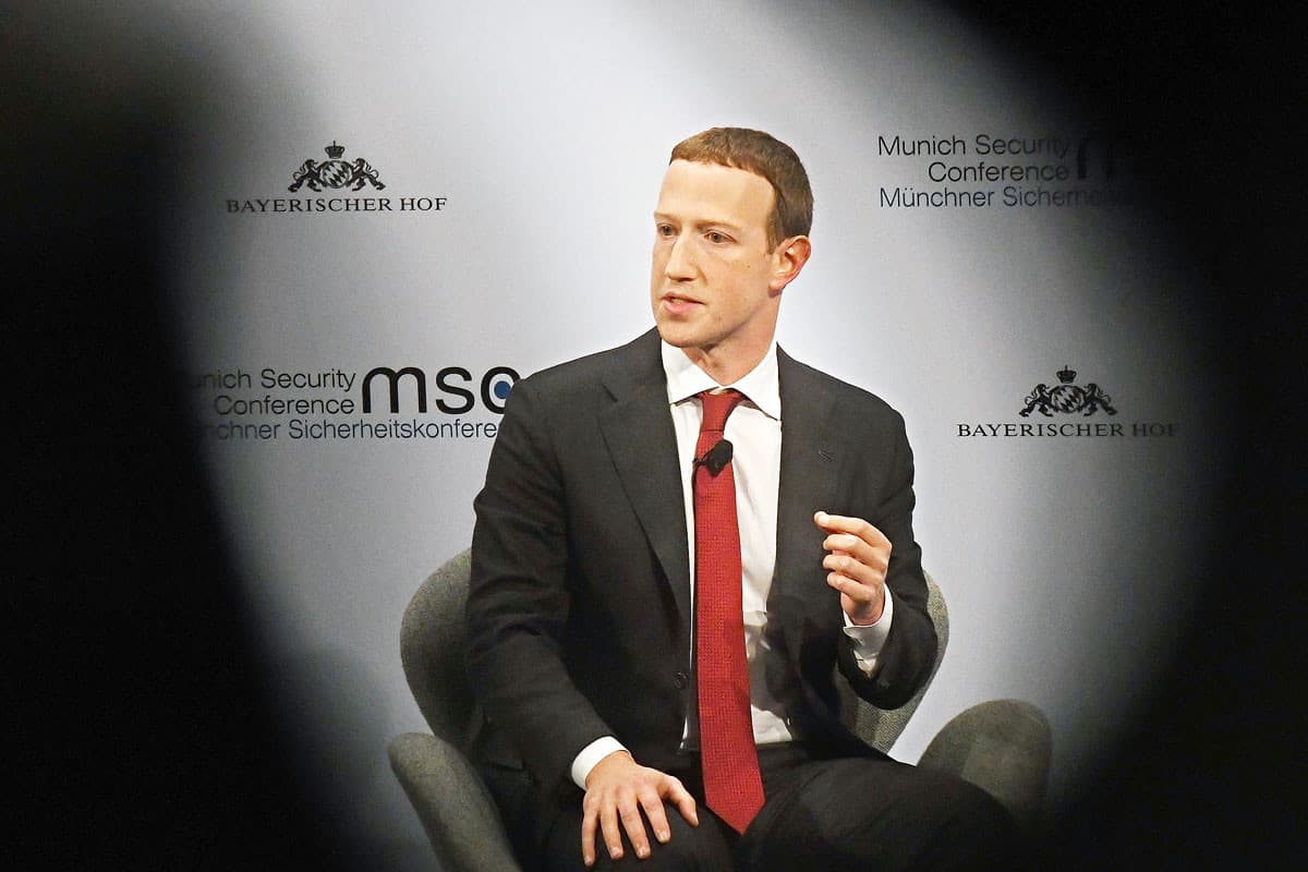Csatatér lett a Facebook