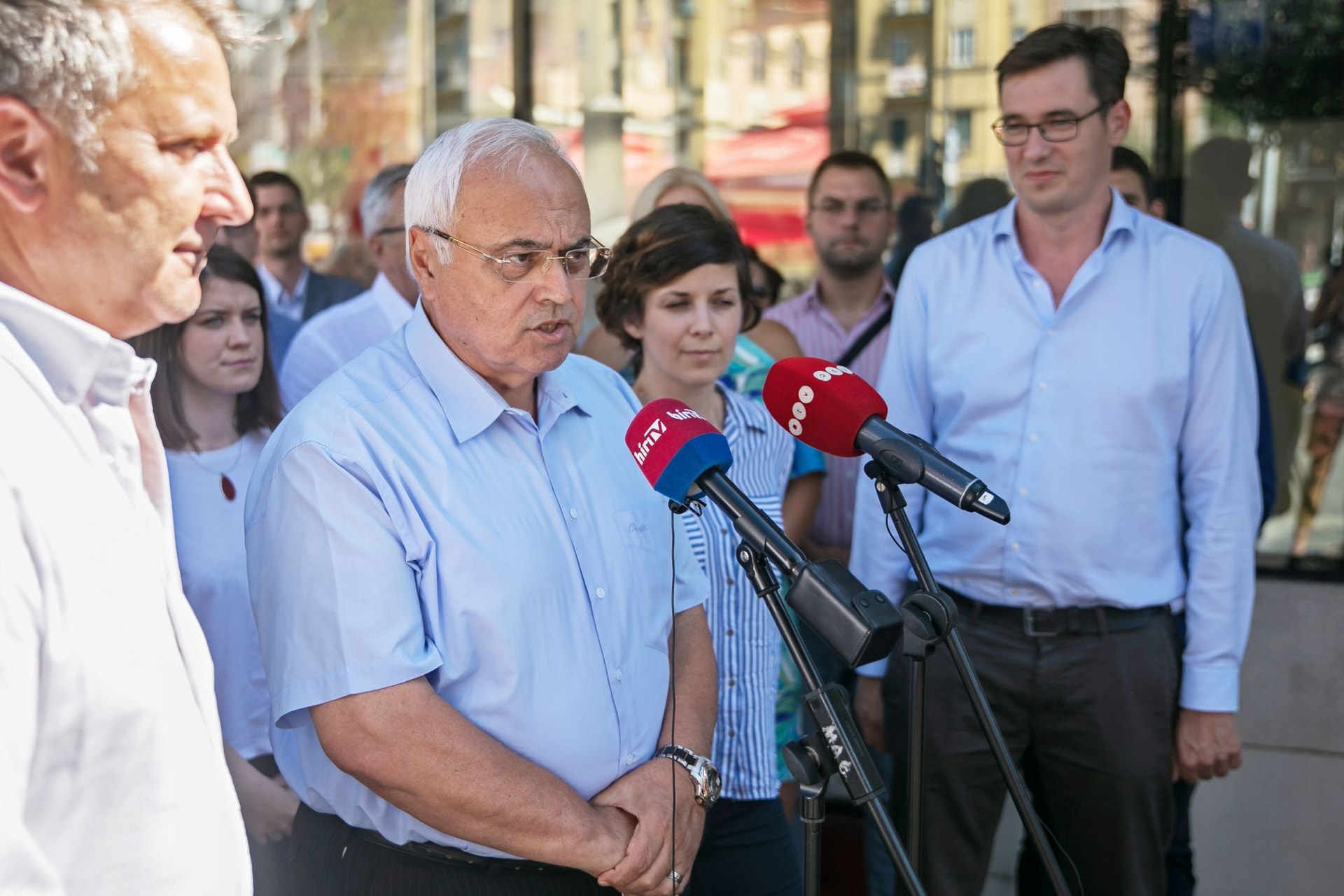 A baloldal mentegeti a Hitlert méltató gyurcsányista László Imrét