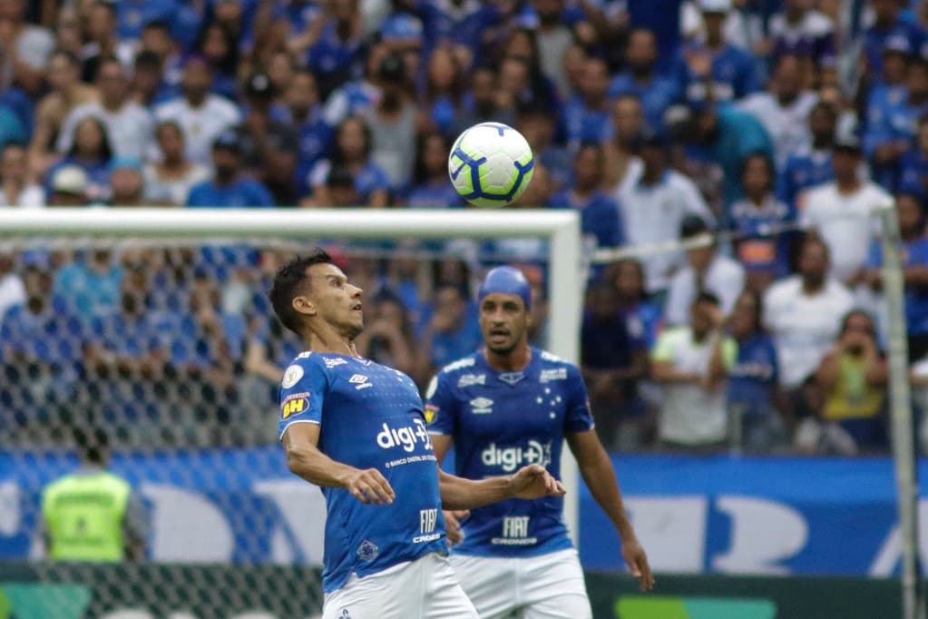 Autójával kétszáz méteres mélységbe zuhant a brazil focista