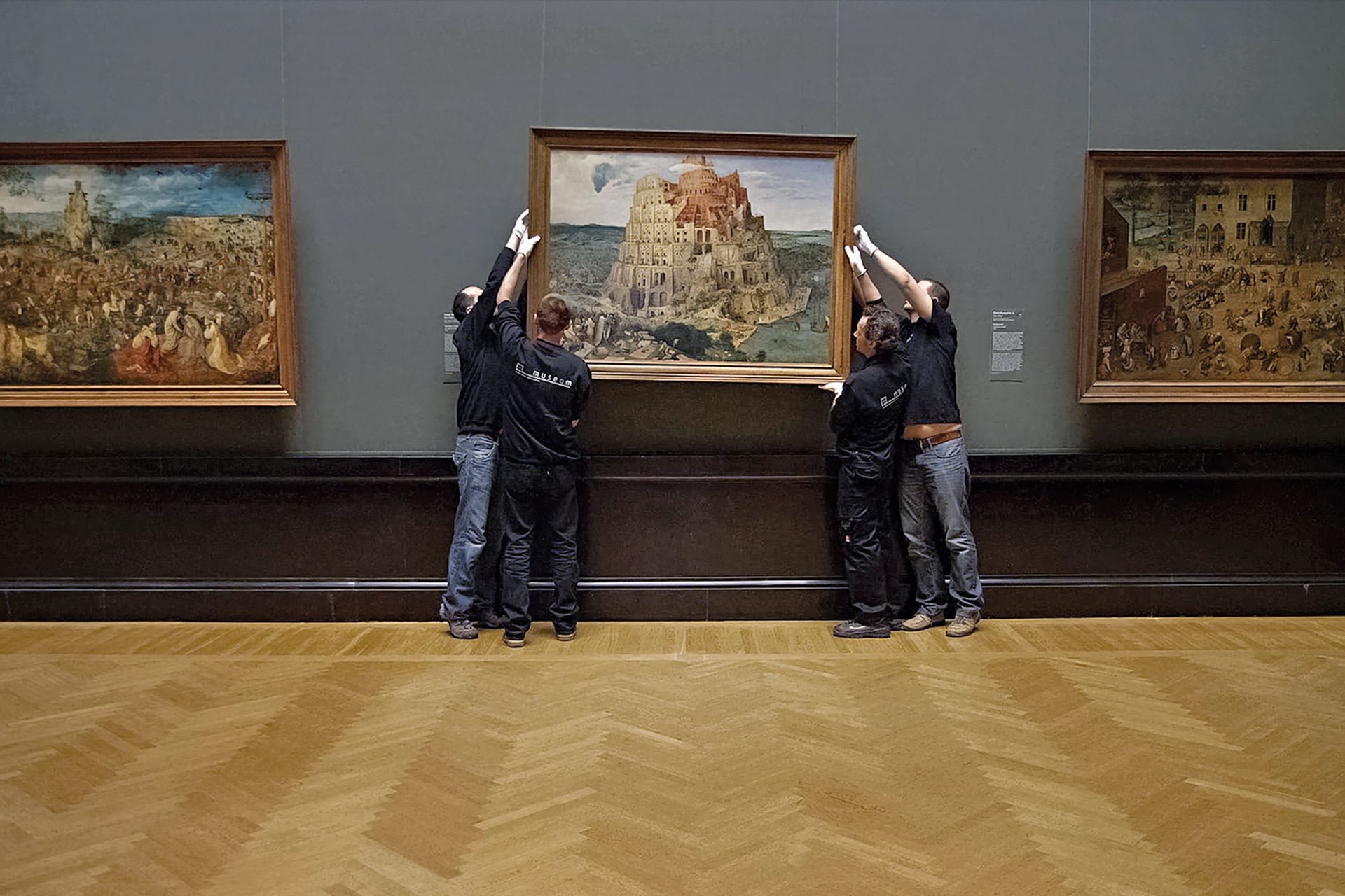 Leselkedés a restaurátorműhelyben