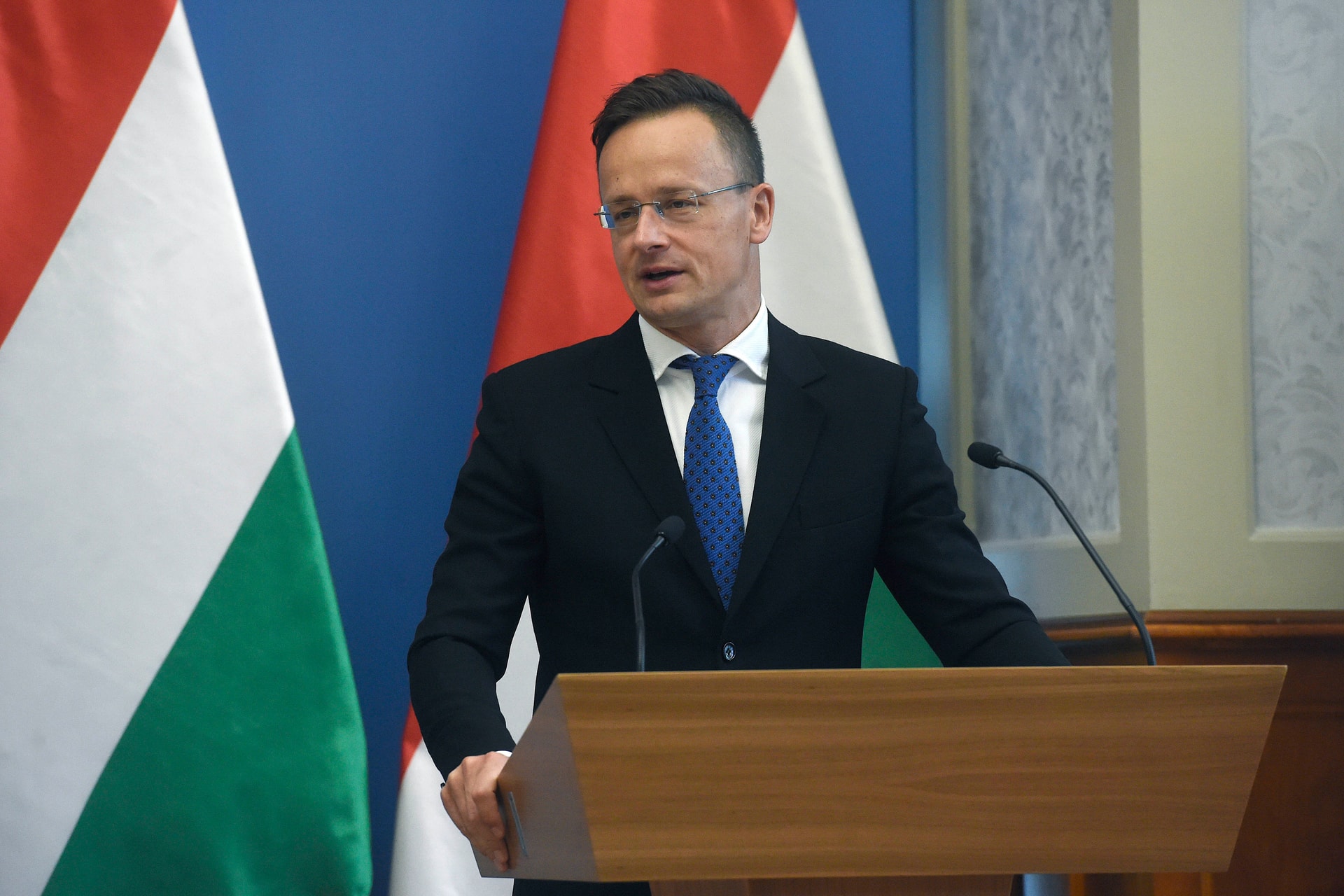 Szijjártó: 806 vállalat kap állami támogatást