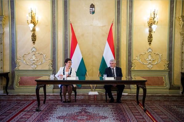 Kásler Miklós: Nemzeti egység alakult a járvány elleni küzdelemben
