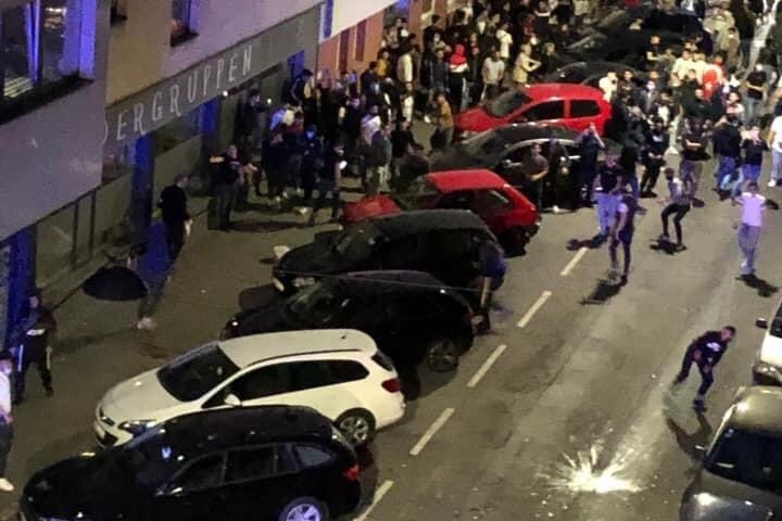 Halálosan megfenyegettek két osztrák minisztert a bécsi utcai zavargások után