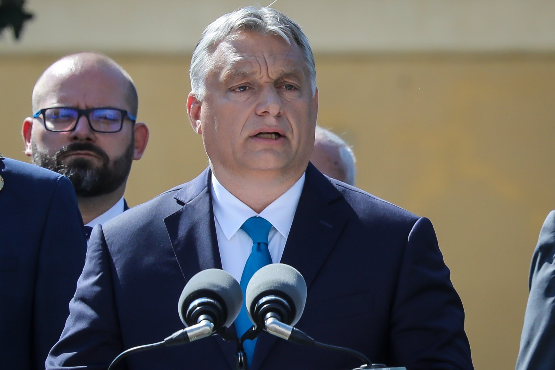 Orbán: Magyarországon sosem fogják magukra hagyni az egyenruhásokat