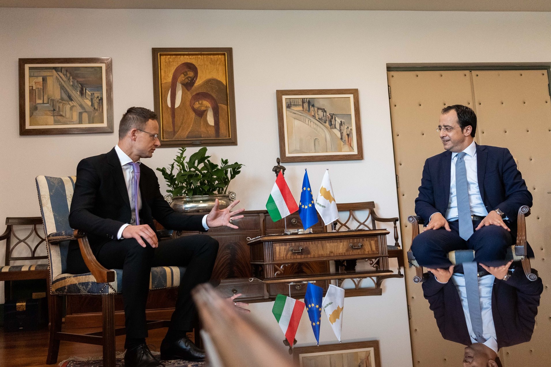 Migrációs kérdésekben Cipruson tárgyal Szijjártó Péter