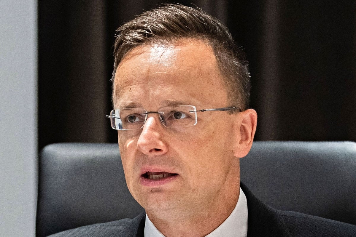 Szijjártó: Helyben kell segíteni