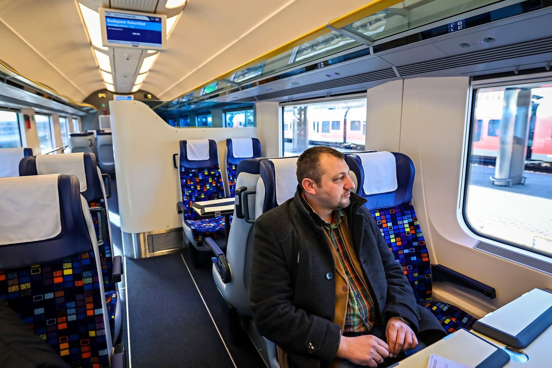 InterCity-kocsikkal újít a MÁV