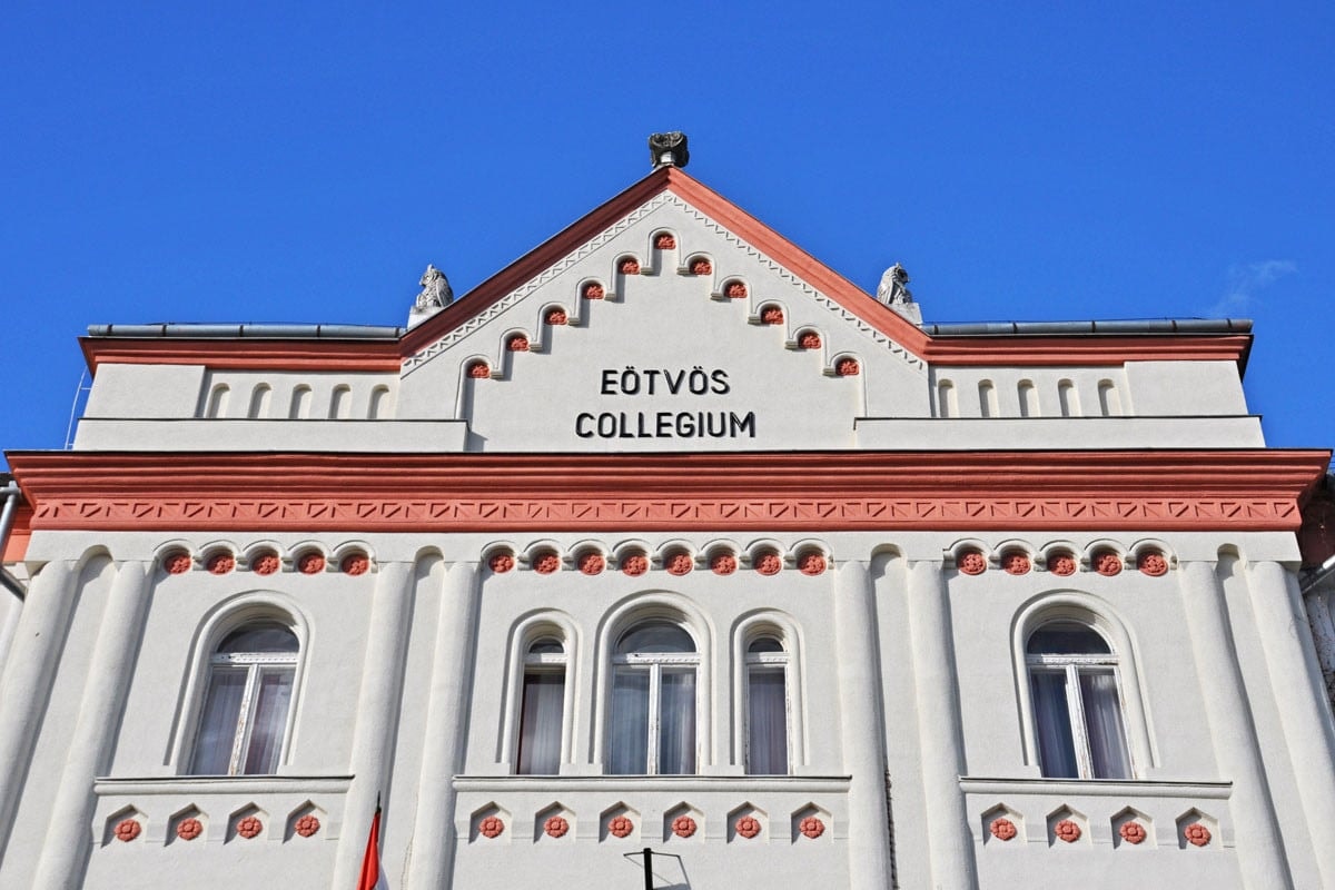„Szabadon szolgál a szellem”
