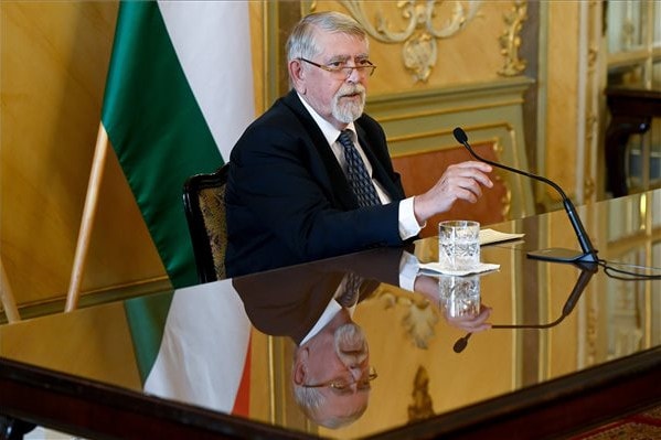 Jók a járványügyi adatok, hagyományos formában kezdődhet az oktatás