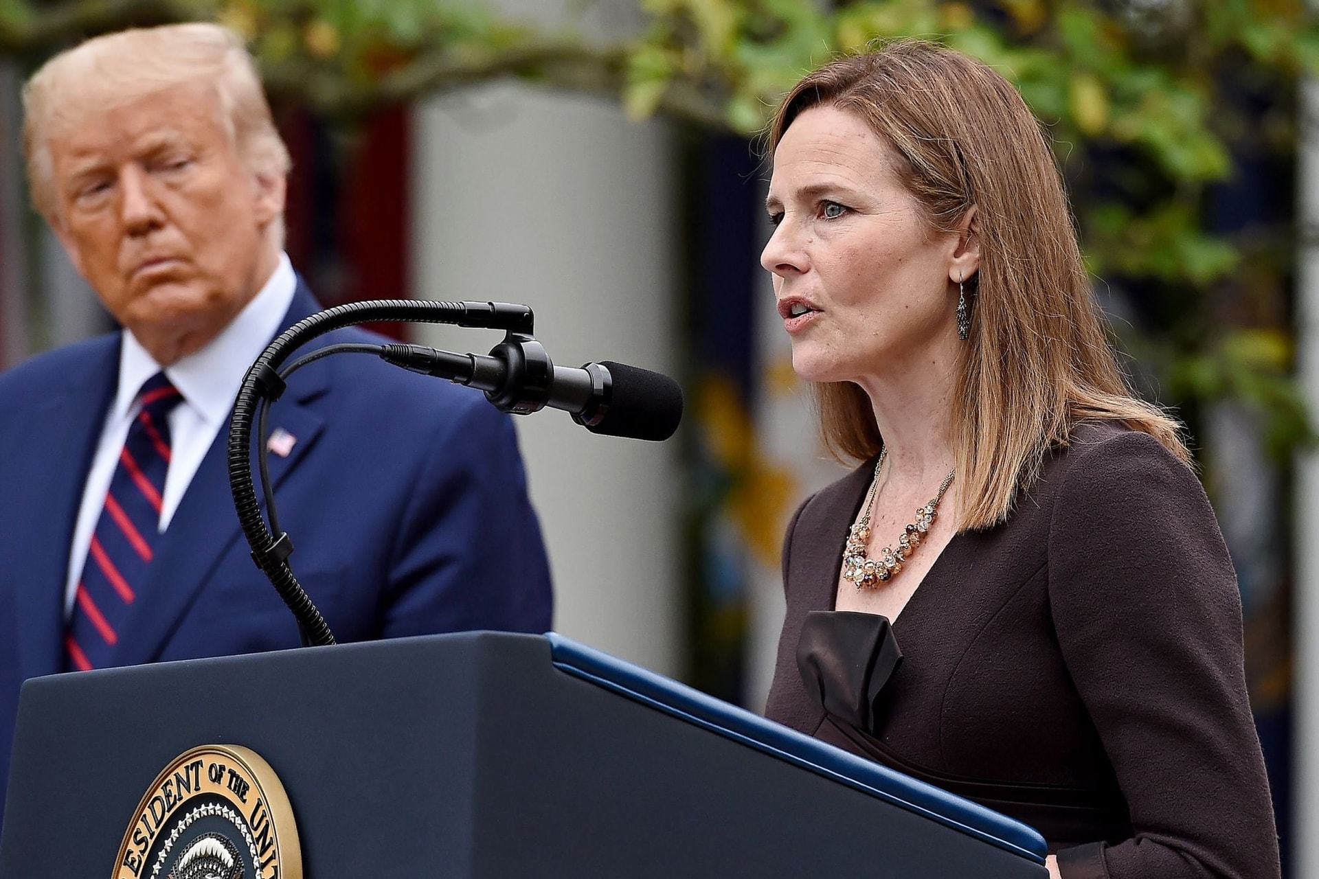 Amy Coney Barrett konzervatív bírót jelölte Donald Trump amerikai elnök a Legfelsőbb Bíróságban megüresedett helyre