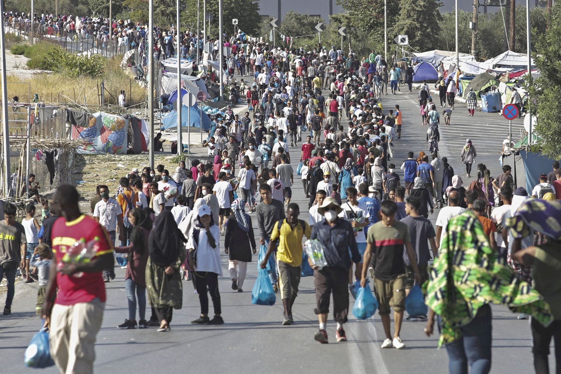 Athén nem engedné el a migránsokat Leszboszról