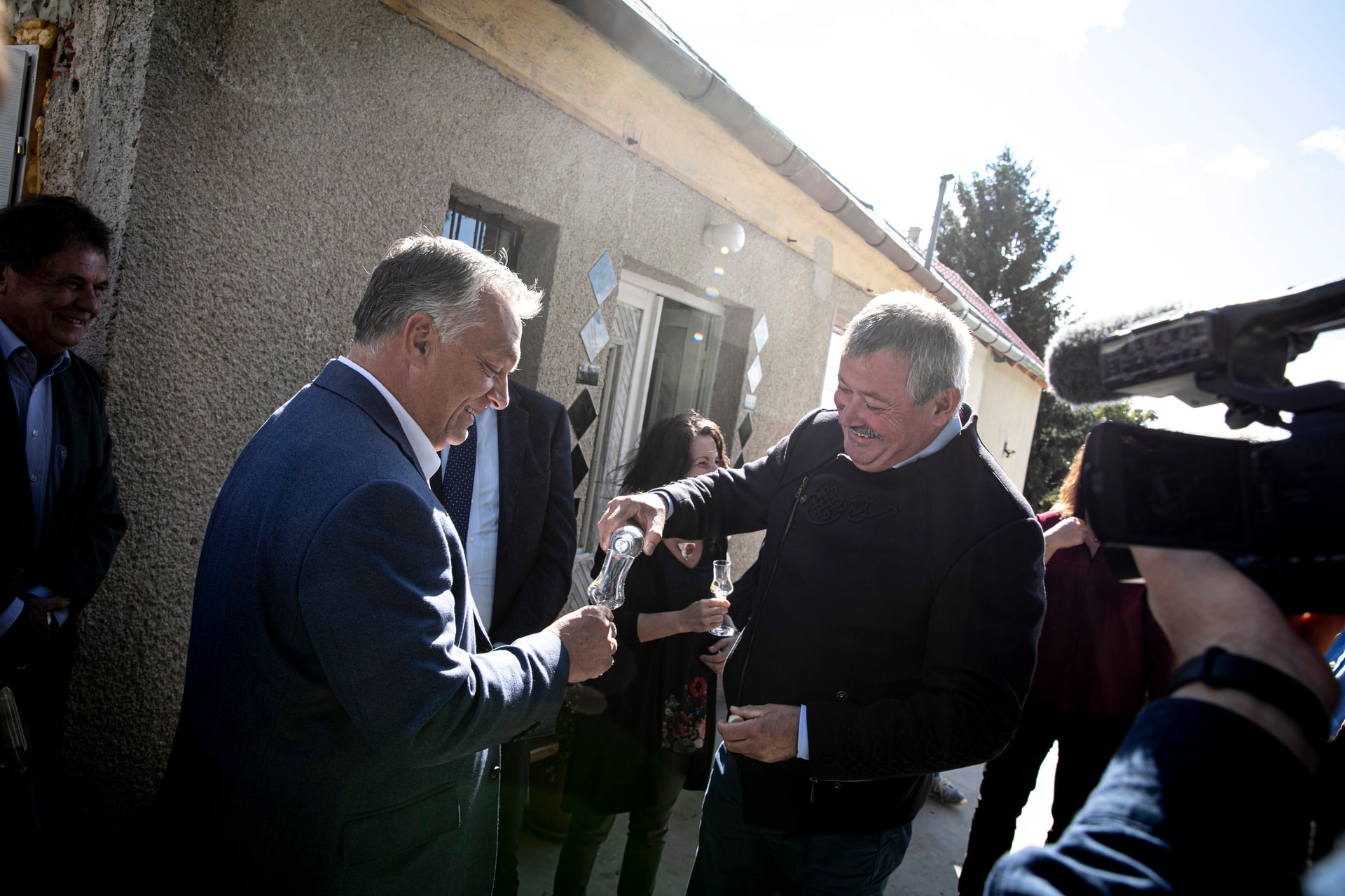 Orbán Viktor: Szabad ország, szabad pálinka!